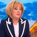 Мая Манолова ласкае Радев, не очаква "Прогресивна България" да се опияни от властта