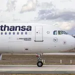 Трима пострадаха при извънредно кацане в Атина