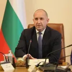Радев подхваща цените и Темида