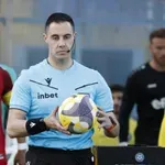 Гребенчарски реферира финала за купата