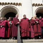 Мониторинг: Магистратите живеят нашироко, предимно в София