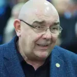 Сърменов изгони "неадекватни" журналисти от премиера в Сатирата