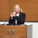 Надежда Йорданова: Демокрацията умира зад затворени врати