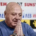 Чичо Венци за феновете: Да не си хабят мастилото