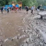 Затворници помагат в разчистването след наводненията в Габрово и Велико Търново