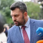 Георг Георгиев: С позицията си за Украйна Радев поля всички с дипломатичен, но леден душ