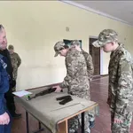 Прокълнатата азиатска кочина винаги е канибализирала своите деца
