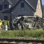 Влак удари училищен автобус на прелез в Белгия, има жертви