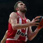 След Евролигата Олимпиакос е на крачка и от титлата