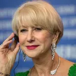 Непознат нападна Хелън Мирън в Лондон с викове "зла ционистка кучка"
