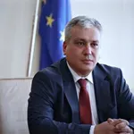 Шефът на НСИ: Има спад в цените на дрехи, обувки и техника