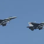 Пентагонът ни снабдява с ракети за изтребителите