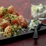 Булгурена салата с диня и краставица (+ ментово кисело мляко)