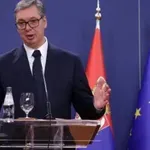 Вучич планира да подаде оставка