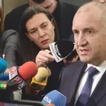 Премиерът Радев и петима министри ще отговарят на депутатски въпроси в НС