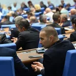 Депутатите гледат Закона за държавния дълг