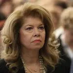 Йотова: Нямам основания да не вярвам на министъра на отбраната, че в момента няма наличности от оръжия, които да се изпратят за Украйна