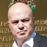 Дългия се активизира: Пише за Македонияяяяяяяяяяяя