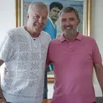 Испанец поема юношите на Левски