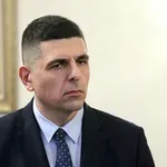 Мирчев с остри критики: Болници трупат загуби, а директорите получават огромни заплати