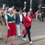 ШОК ВИДЕО: Калино, объркала си шествието! Травеститите са на прайда