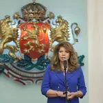 Йотова: Палежът на дипломатически автомобили в Скопие е недопустимо посегателство