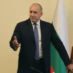 Радев: Минималната заплата няма да бъде замразявана тази година