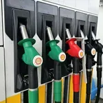 Петролът падна под 75 долара за барел