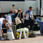 ЕК настоява: Още 1 година закрила за украинските бежанци