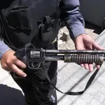 (18+) Трагедия в Еквадор: 16-годишни стреляха по фенове, има убити и ранени (ВИДЕО)