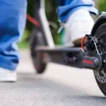 Гърция забранява електрическите тротинетки за лица под 17 г.