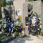 55 години без Гунди и Котков: ПФК "Левски" и фенове почетоха паметта на легендите (СНИМКИ)