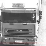 ТОЛ камерите заснели шофьора на тира - убиец с телефон в едната ръка и чаша в другата