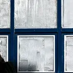 Бабини средства срещу жегите: Французите мажат прозорците с тебешир, а англичаните с кисело мляко