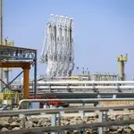 Какво се случва с Нефтохима и как се появи розовото небе над него?