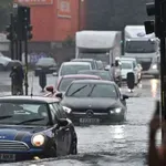 Бури отмениха полети от и до двете най-големи летища в Лондон