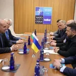 Зеленски изпепели с поглед Радев