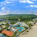Ще почивате в Албена? Обслужват ви усмихнати балийци