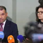 Партийната касиерка, измамила наивници с над 800 000 евро, остава в ареста