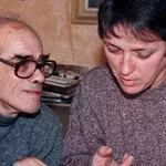 Вулгарната откровеност на Надежда Захариева: Инвалидът Дамян Дамянов ми направи 3 деца седнал!