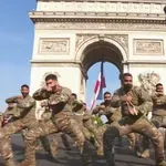 Морски пехотинци изпълниха хака пред Триумфалната арка (ВИДЕО)