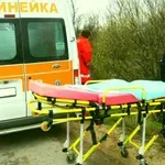 Кола се обърна по таван на АМ „Тракия“ край Сливен, ранени са майка и дете