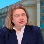 Киселова съзря в полетите на Атанасова изместване на вниманието от бюджета