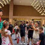 Волейболистите ни зарадваха наши дечица в Чикаго