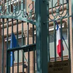 Резил: Гости на прием във френското посолство в Ереван се натровиха