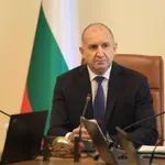 Радев към енергийния министър на САЩ: Важно е да не спира работата на "Лукойл"