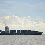 Виетнамски кораб потъна в Южнокитайско море, 17 души са в неизвестност