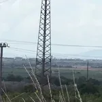 Заради опасен електрически стълб жители на вилна зона спят с пожарогасители до главите