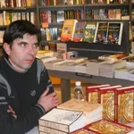 Папийонката и И. Кръстев са боклуци, обречени на забрава
