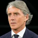 Манчини се завърна официално начело на Италия